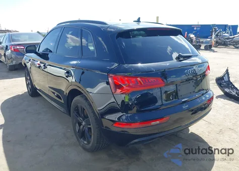2018 Audi Q5 2.0T Premium/2.0T Tech Premium z USA, uszkodzony, nr VIN WA1BNAFY2J2009912